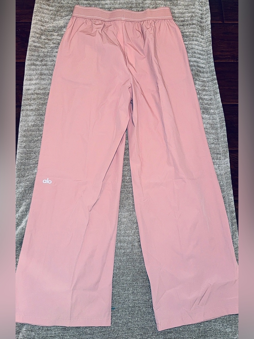 ALO Yoga Wide-Leg High-Rise Pants in Dusty Rose - Picture 16 of 16